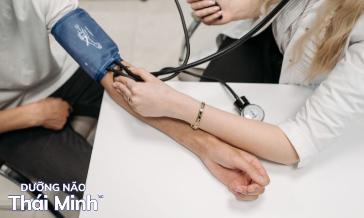 3. Làm thế nào để chẩn đoán và xác nhận cơn đau đầu do huyết áp cao? 1 3. Làm thế nào để chẩn đoán và xác nhận cơn đau đầu do huyết áp cao? 1
